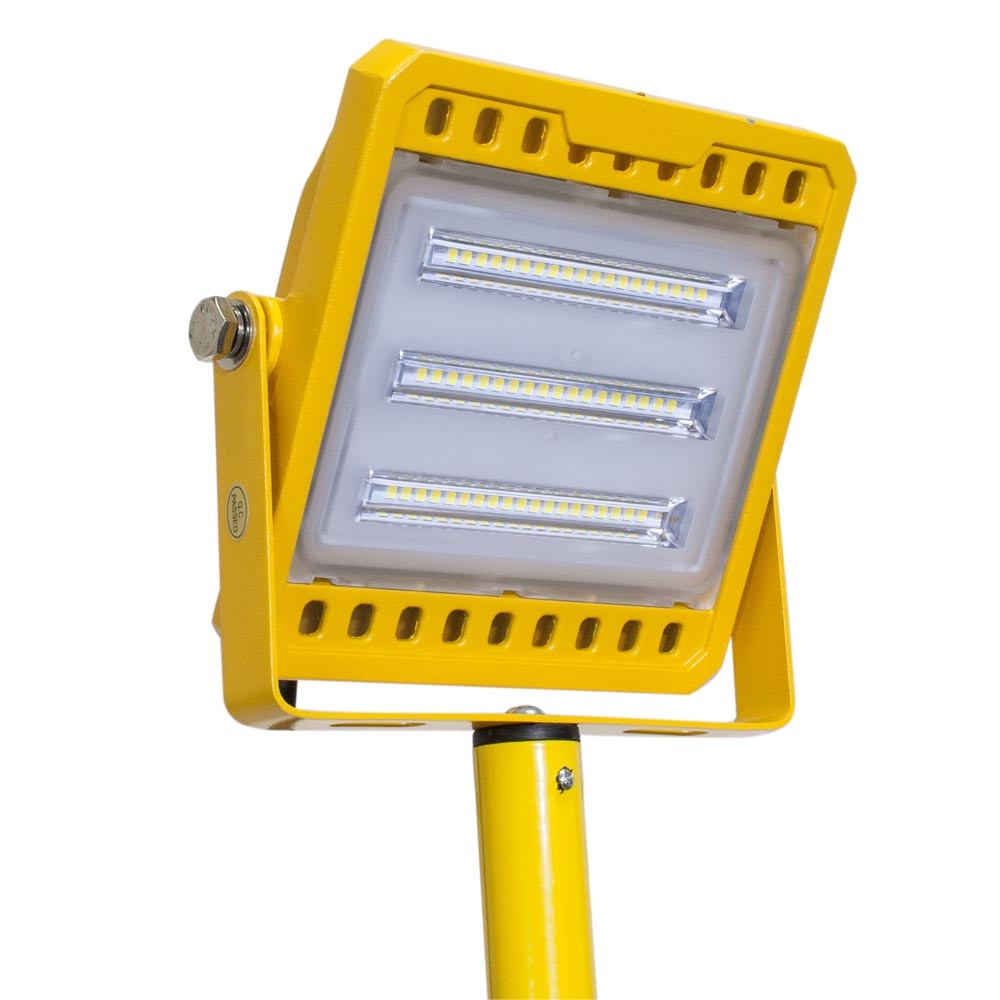 LED 110V Single 50W Site Flood Light and Tripod Kit 6000K
